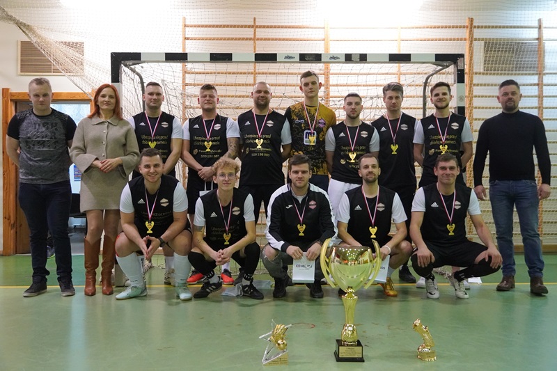 Zdjęcie przedstawia zawodników Kulturalni Łomża
