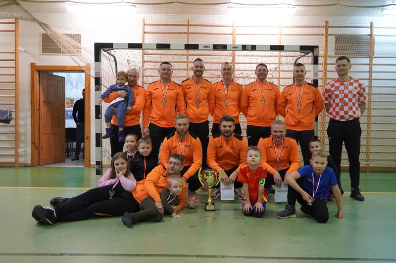 Zdjęcie przedstawia zawodników DEMED